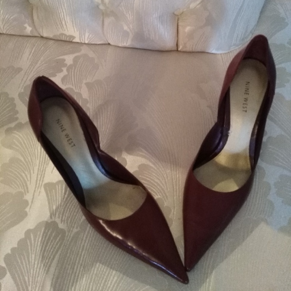 Nine West pointy-toe Stiletto pump